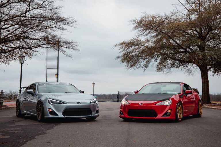 How Duplicate Listings Signal Risk in Online Car Shopping